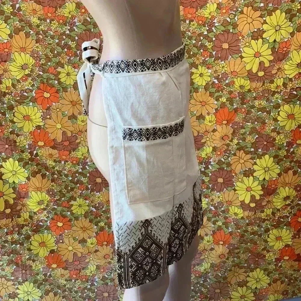 NOS Guatemalan hand embroidered half apron